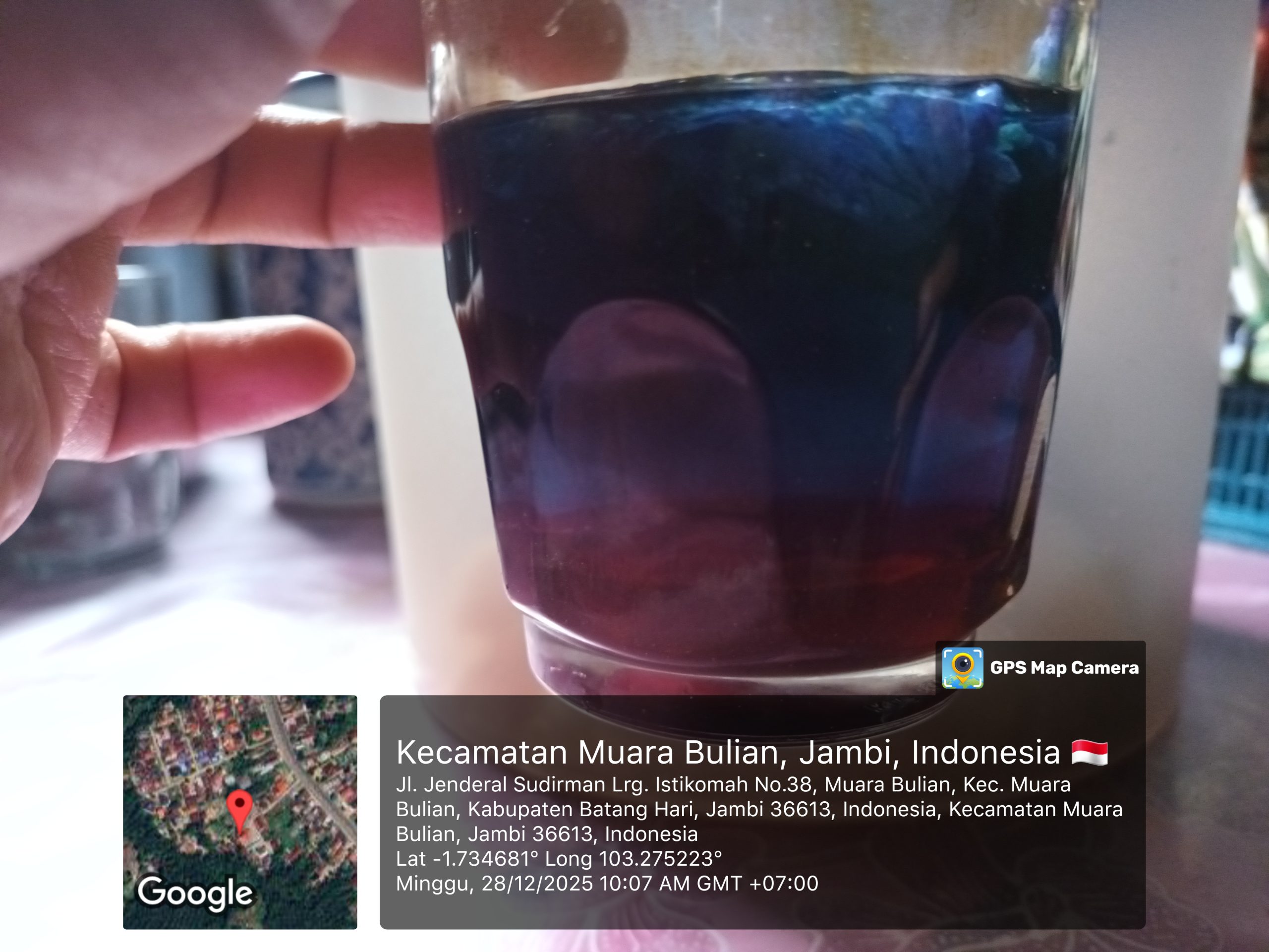 Teh Telang dengan Pemanis Madu